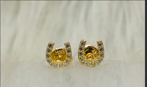 Herradura — fotografía de la pieza en oro 18K